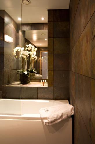 Bathroom, The von Stackelberg Hotel Tallinn in Kassisaba