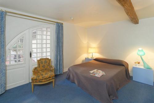 room detail thumbnail 1