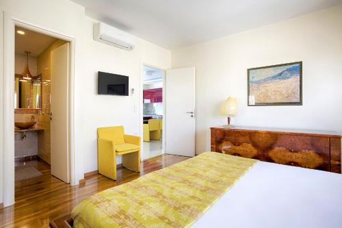 Unique 3-Bed, 3-Bath Apt with Acropolis Views SG69, Atene (foto 9)