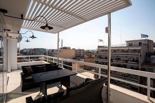 Unique 3-Bed, 3-Bath Apt with Acropolis Views SG69, Atene (foto 7)