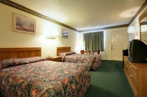 Double Room with Two Double Beds - Non-Smoking