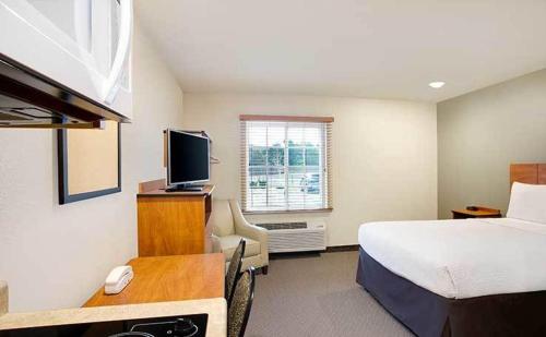 WoodSpring Suites Fredericksburg in Eagle Falu