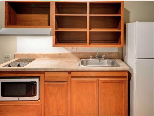 WoodSpring Suites Fredericksburg in Eagle Falu