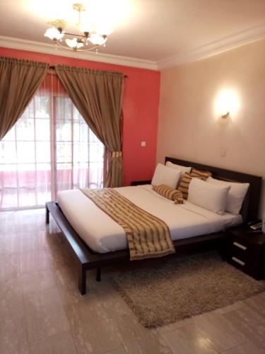 . Deluxe Suites Superior Accommodation