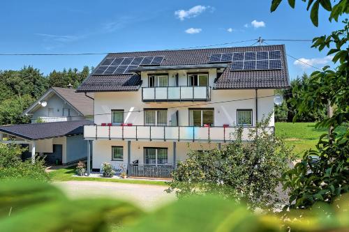 Ferienwohnungen Deutschbauer in Egg am Faaker See, Österreich