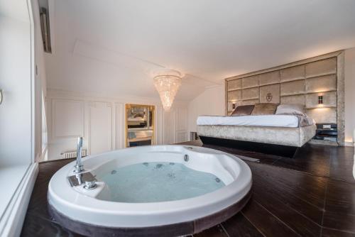 Luxury Suites Down Town Budapest