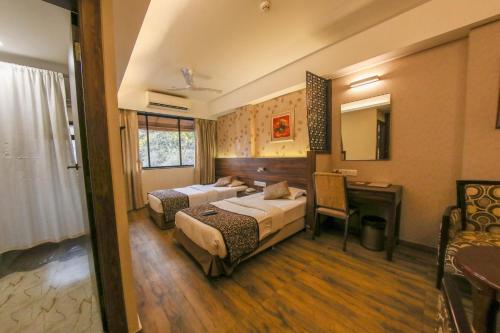 Guestroom, Hotel Maharana Inn  in Chembur