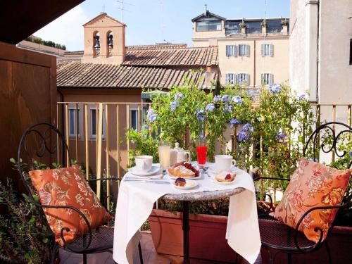 Pantheon Inn - image 8