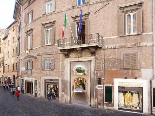 Pantheon Inn - image 3