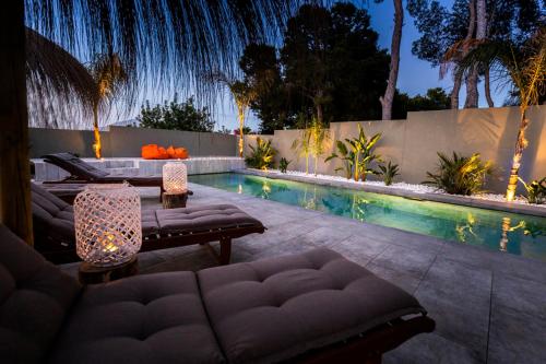 Boutique Villa Moraira, private luxe villa with views all at one level 1000m2, heated pool & jacuzzi WIFI close to center Moraira