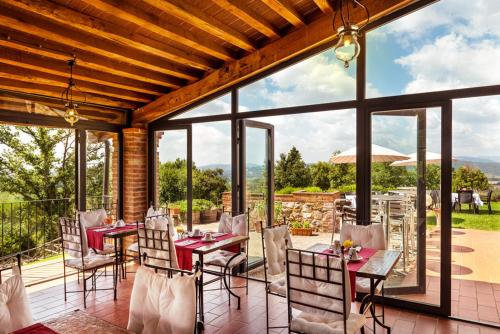 Ресторан, Agriturismo & Cantina Tenuta Casteani in Гаворано