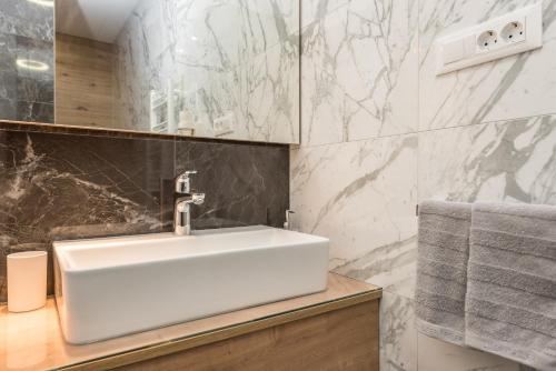 Luxury Apartments Garden - image 12