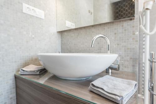 Luxury Apartments Garden - image 8