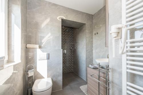 Luxury Apartments Garden - main image