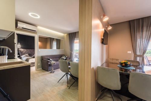 Luxury Apartments Garden - image 3