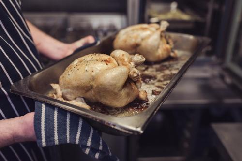 Tweedies Bar and Lodge - image 12