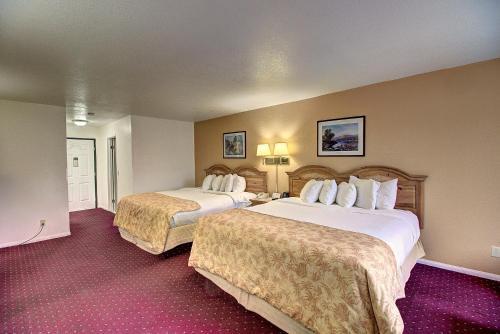 Days Inn & Suites by Wyndham Lolo - image 2
