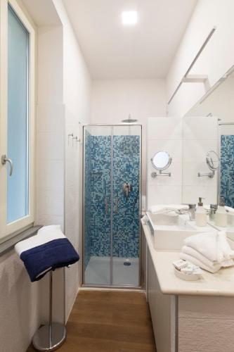 2 bedrooms, 3 beds