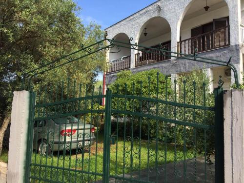 2 bedrooms, 4 beds
