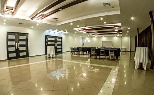 ห้องอาหาร, Embassy Quito in ซีมอน โบลิวาร์