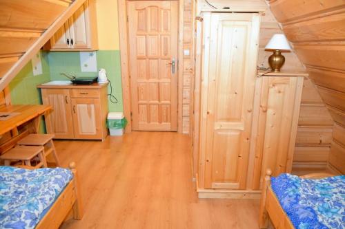 2 twin beds