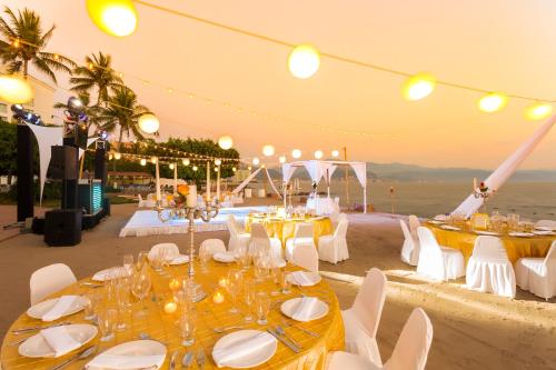Banquet hall, Vamar Vallarta Marina & Beach Resort - All Inclusive in Puerto Vallarta