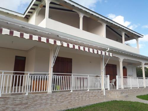 chez jojo in Baie-Mahault