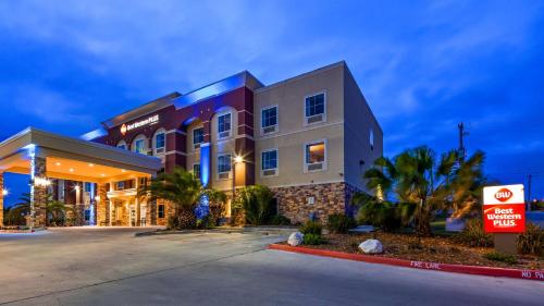 Best Western Plus Kenedy Inn - image 5