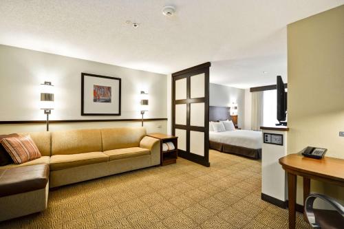 Hyatt Place Chicago Warrenville