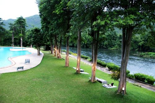 Aekpailin River Kwai Resort