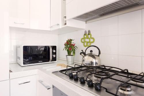 3-Bedroom Gianicolo Holiday Apartment - image 11