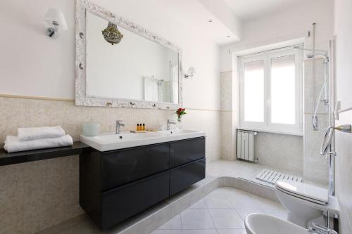 3-Bedroom Gianicolo Holiday Apartment - image 13