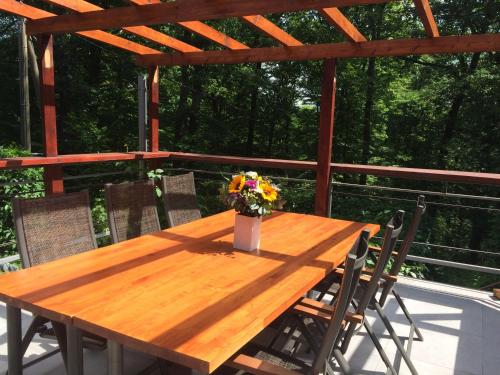 ระเบียง/ชานเรือน, Apartmán Brno Jelenice (Apartman Brno Jelenice) in บิสเตรซ