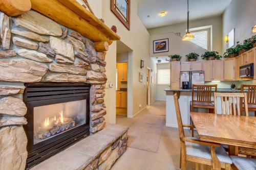 Mammoth Green Condos - image 12