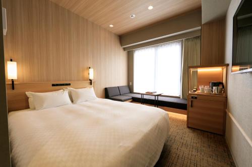 Short Stay - Queen Room (17:00 Check in - 12:00 Check out) - Non-Smoking