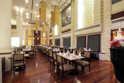 Restaurang, The Imperial Hotel and Convention Centre Korat (SHA Extra Plus) in Nakhonratchasima