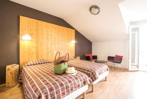 2 twin beds