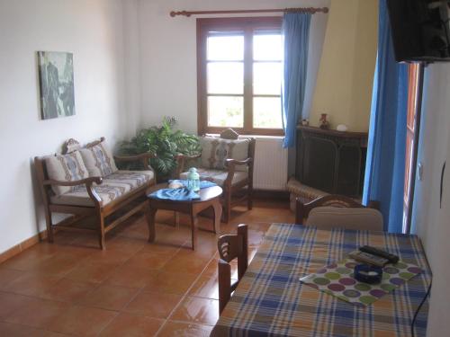 Ikaria Utopia - Cusco Studios 3