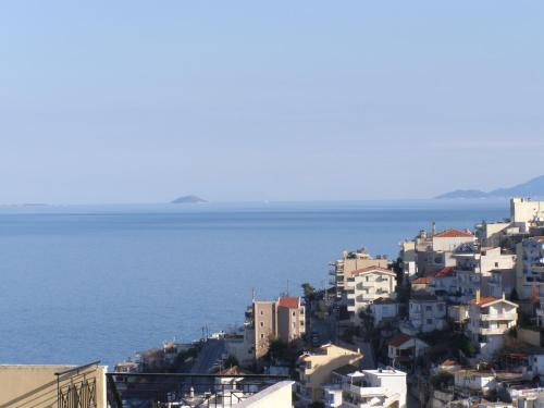  SUNNY ROOM, 2 min from center by car-5 from beach in Kavala