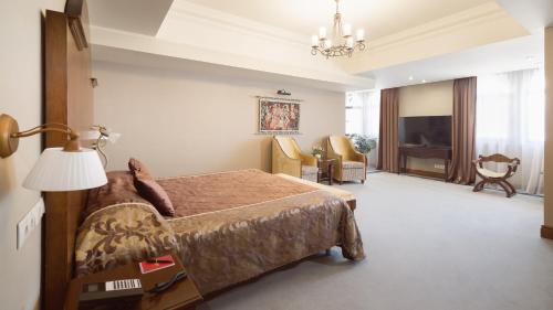 Bogatyr Hotel - image 7