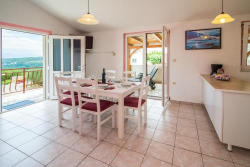 Holiday House Rosalia With Seaview And Swimming Pool in ซูซาน