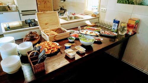 طعام و مشروبات, Varava Farm in Kihelkonna