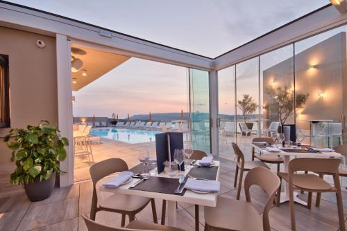 Restoran, Luna Holiday Complex in Mellieha