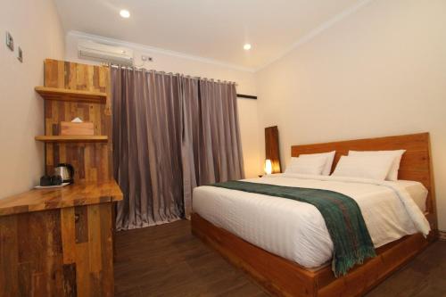 Deluxe Double or Twin Room with Pool View image 4