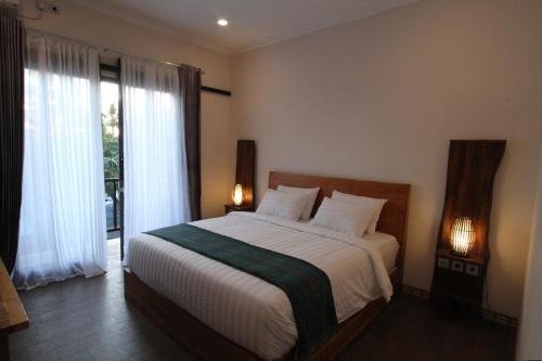 Deluxe Double or Twin Room with Pool View image 1