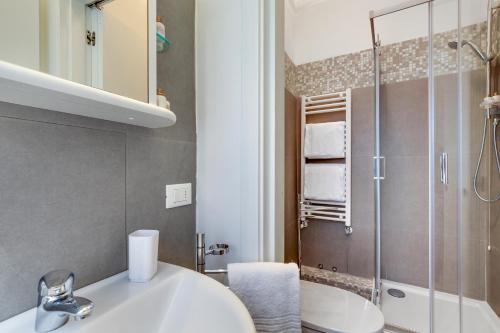 Two-Bedroom Apartment image 7