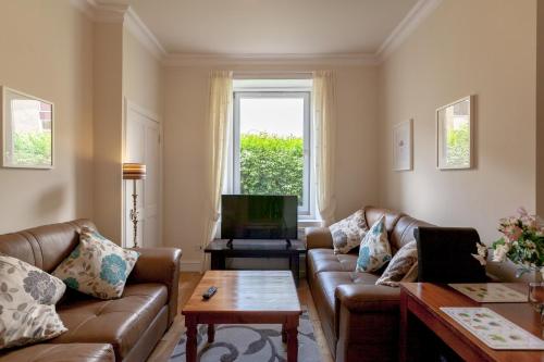 1 Bedroom Traditional Leith Flat, Leith, Edinburgh and the Lothians