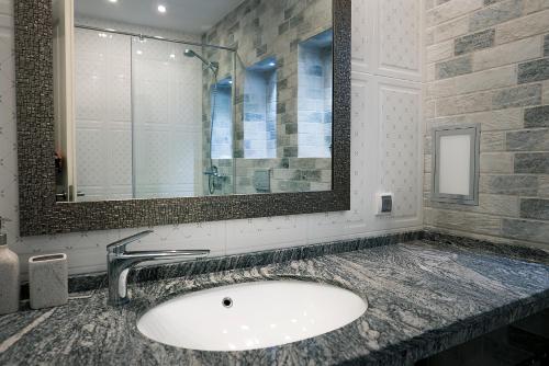 Apartment image 6