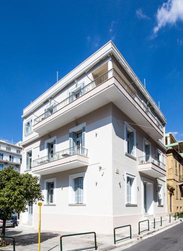  Neoclassical apartment for 2 people in Piraeus in Piräus