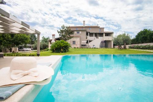 Beautiful Villa Julia, south Istria, garden, pool